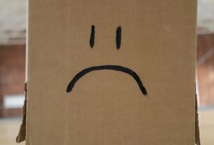 signs someone may not be right for you in a relationship